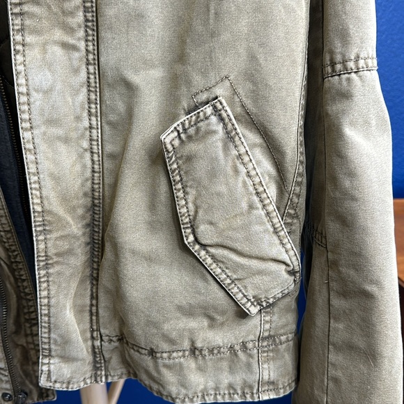 Levis Jacket Mens M Olive Green Quilted Lined Trucker Chore Military - Picture 3 of 16